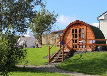 GLAMPING WOOD PODS